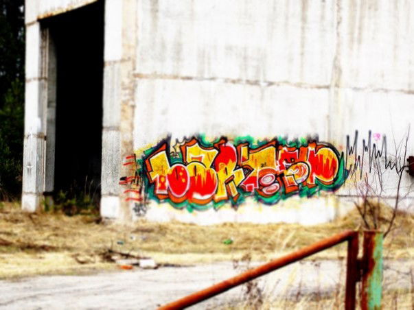 Graffiti Wall - Photo by bart