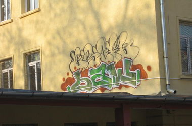 Graffiti Bombing - Photo by baw23