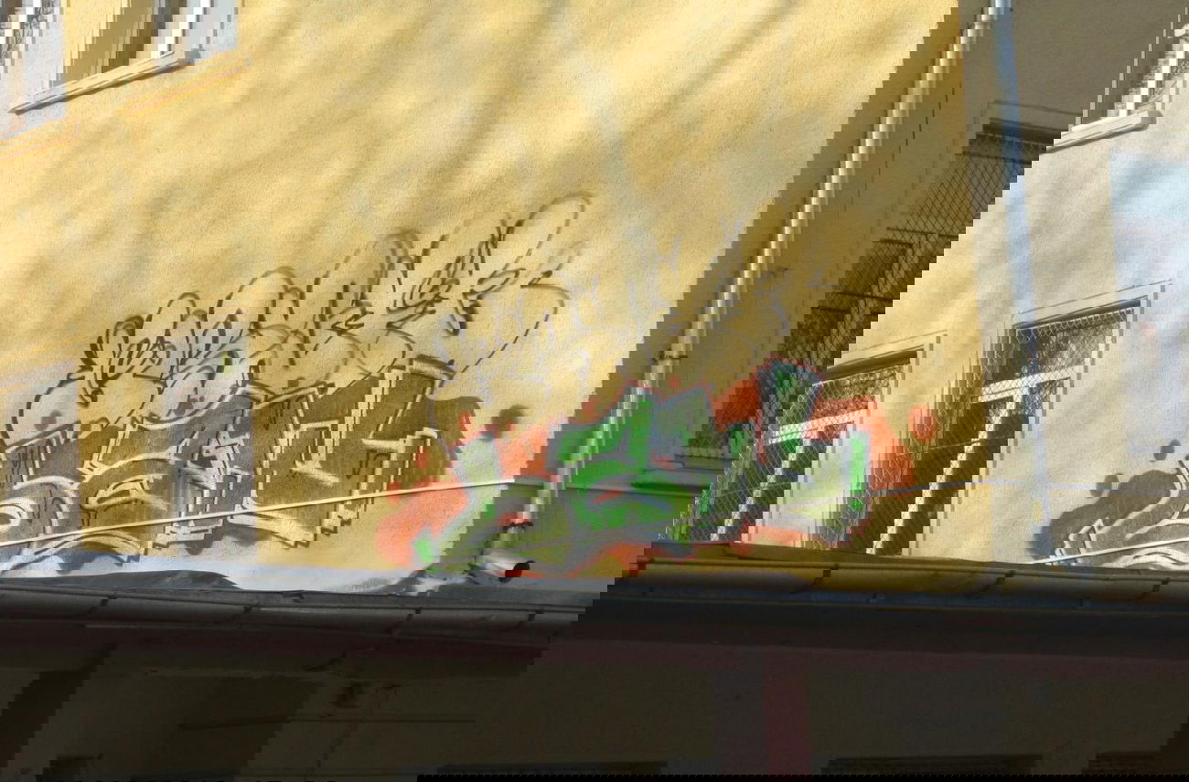 Graffiti Bombing - Photo by baw23