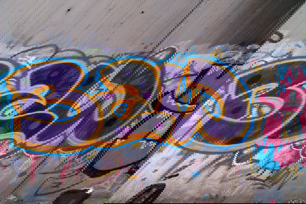 Graffiti Bombing - Photo by baw23