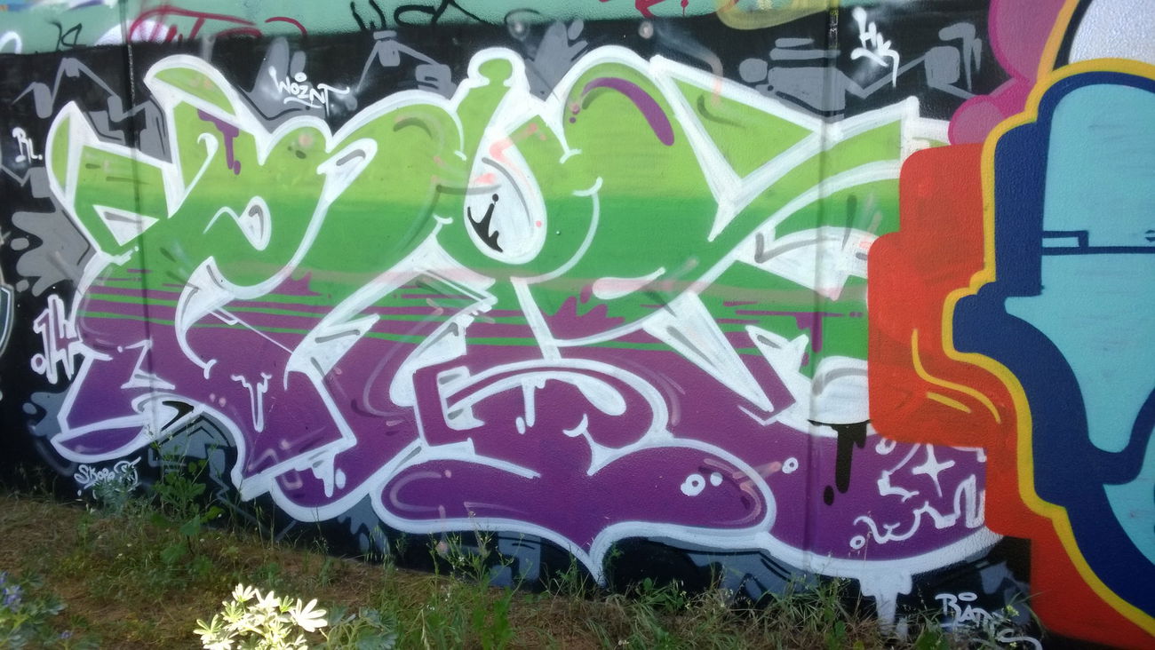 Graffiti Wall - Photo by beatz1