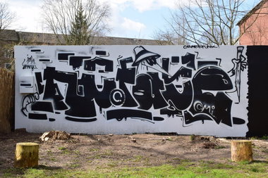 Graffiti Wall - Photo by behindthemirror