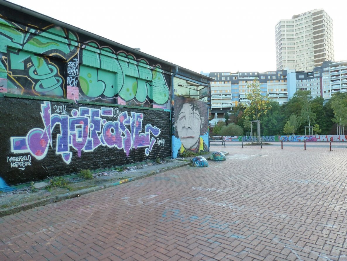 Graffiti Wall - Photo by behindthemirror