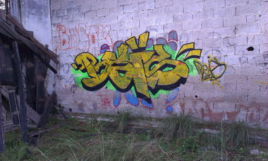 Graffiti Bombing in Istanbul - Photo by beis - beis (2014)