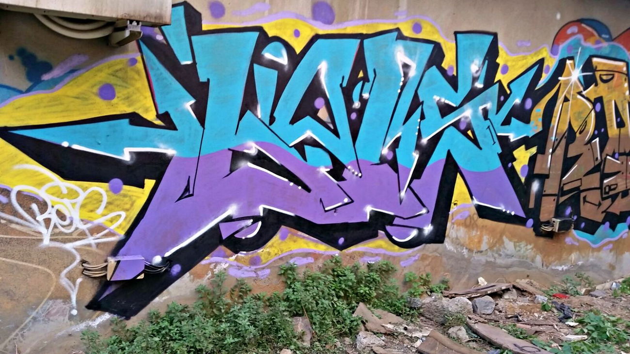 Graffiti Wall - Photo by beis - atmosphere, graffiti, graphicturkish (2016)