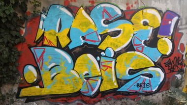 Graffiti Bombing - Photo by beis - atmosphere, graffiti, graphicturkish