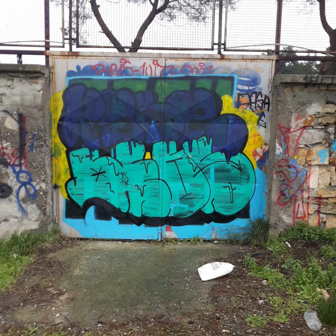Graffiti Wall - Photo by beis34istanbul - graffiti, bomb, beis