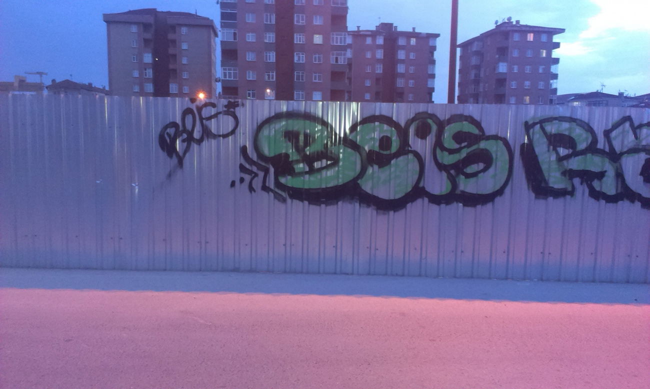 Graffiti Wall - Photo by beis34istanbul - graffiti, bomb, beis