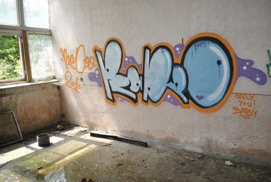 Graffiti Wall - Photo by benos