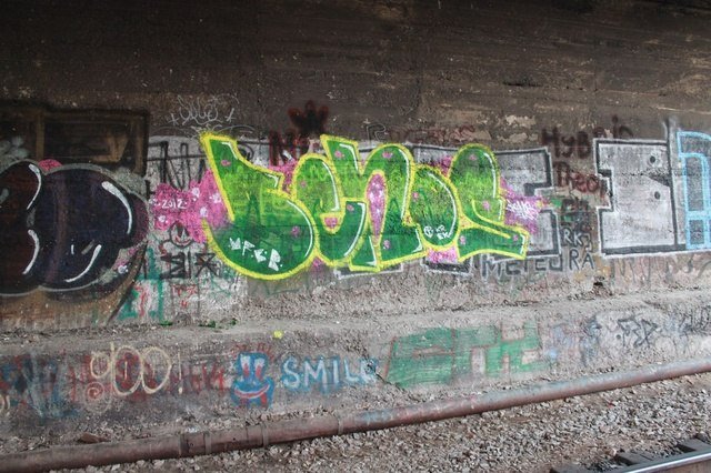 Graffiti Wall - Photo by benos - Benos (2012)