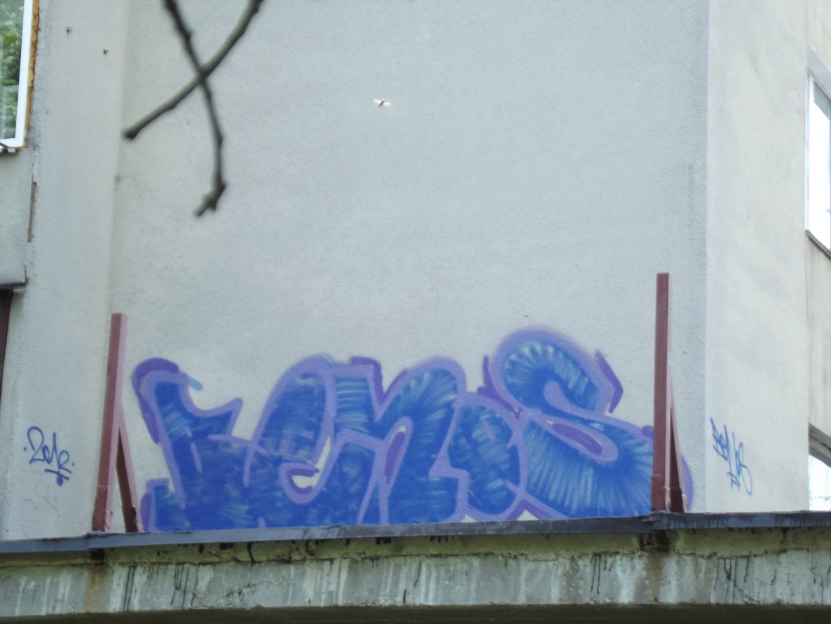 Graffiti Wall - Photo by benos - Benos (2012)