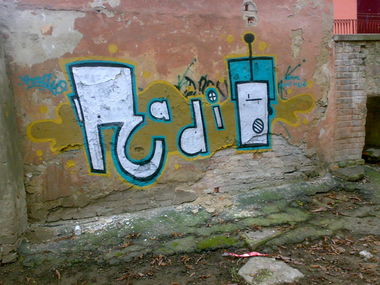 Graffiti Wall - Photo by benos