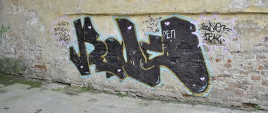 Graffiti Wall - Photo by benos