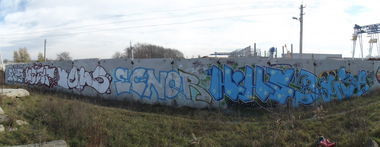 Graffiti Wall - Photo by benos