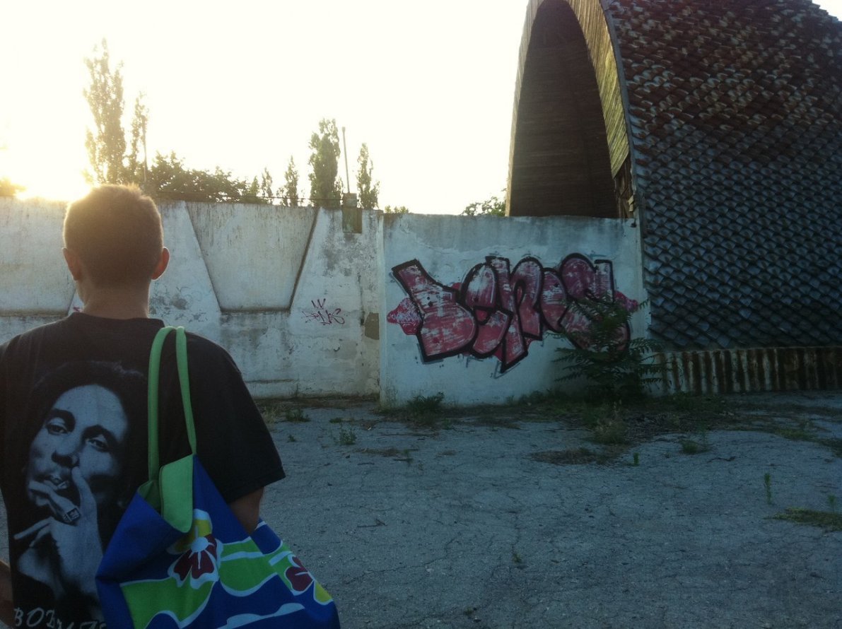 Graffiti Bombing - Photo by benos