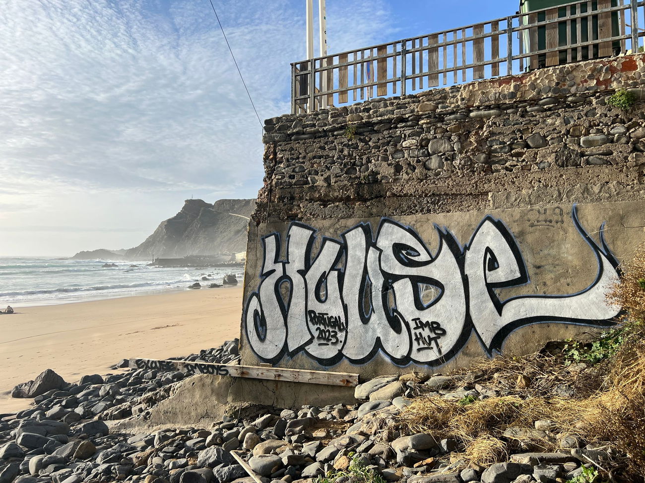 Graffiti Wall - Photo by bergischbunt - xcuse