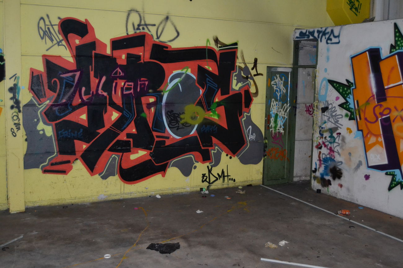 Graffiti Bombing - Photo by bergischbunt - olbo, solingen