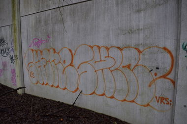 Graffiti Bombing - Photo by bergischbunt - shine, vrs, wuppertal