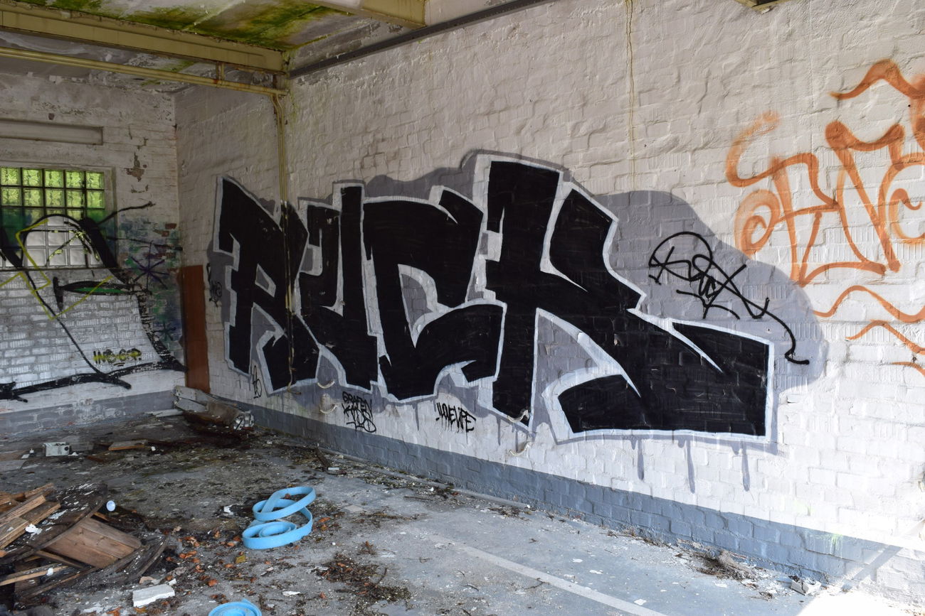 Graffiti Wall - Photo by bergischbunt - ruck, solingen (2017)
