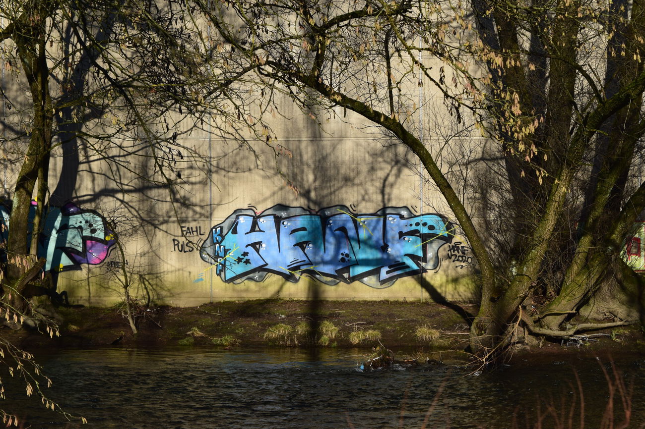 Graffiti Wall - Photo by bergischbunt