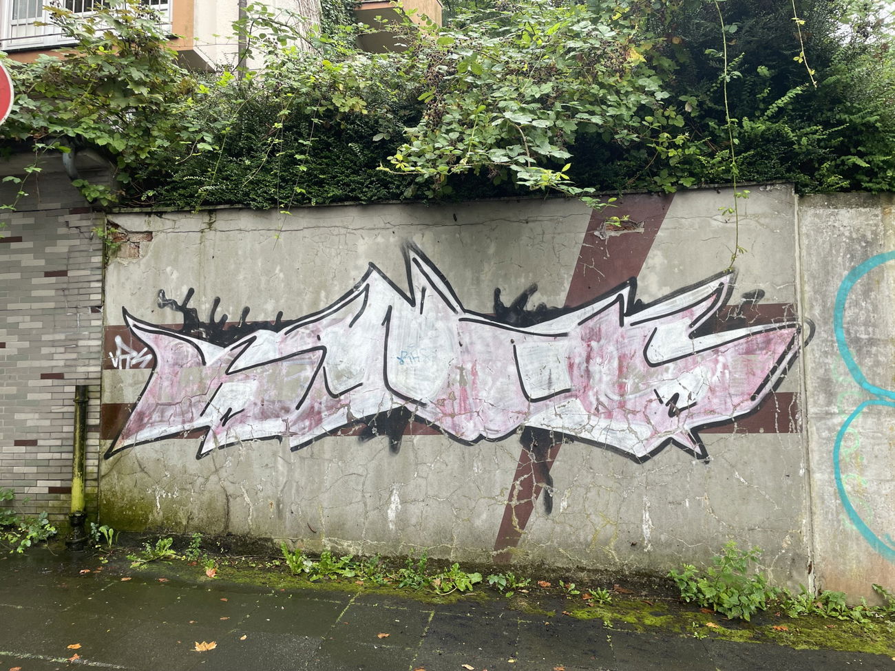 Graffiti Wall - Photo by bergischbunt - kwas, wuppertal