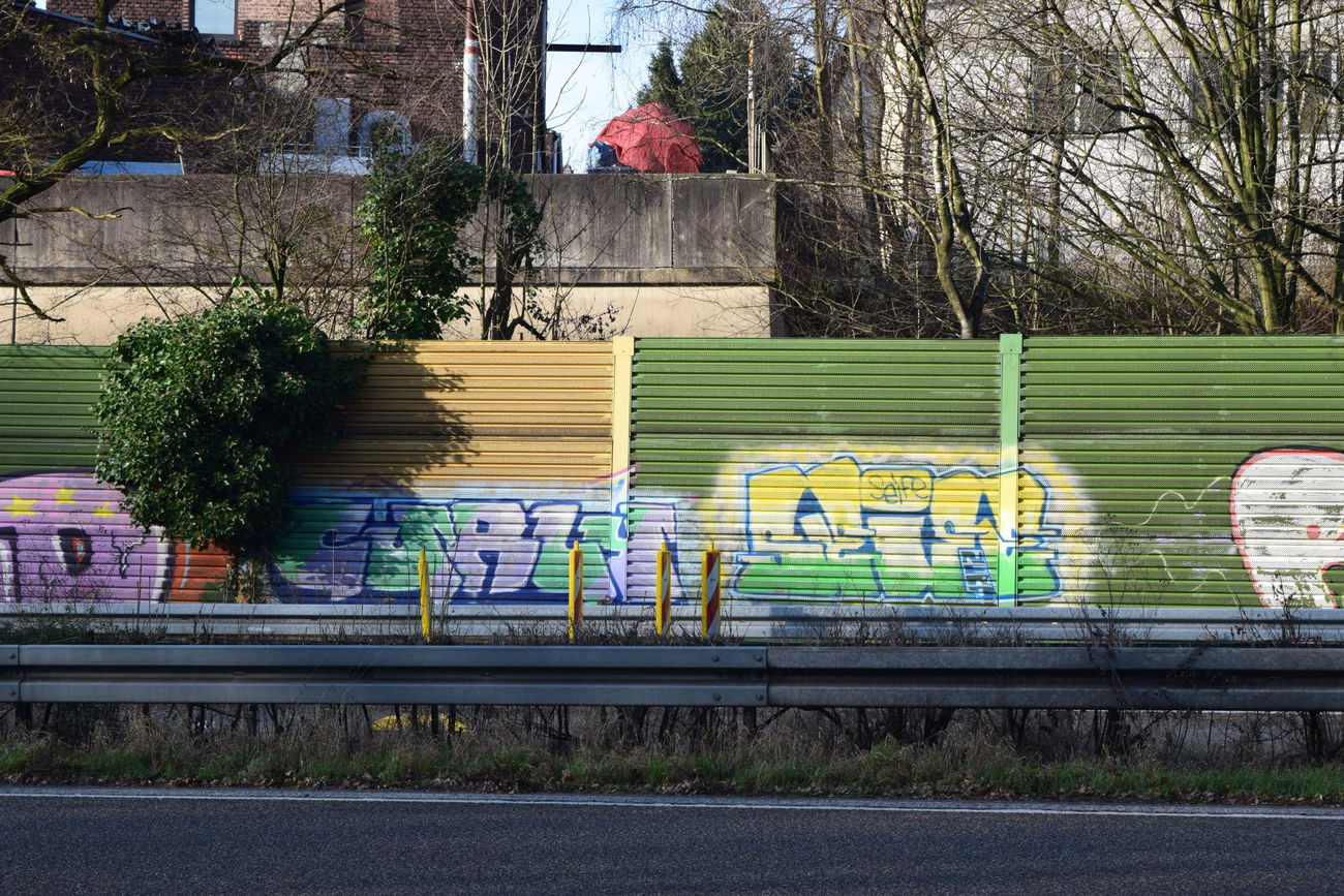 Graffiti Wall - Photo by bergischbunt - curly, seife, solingen