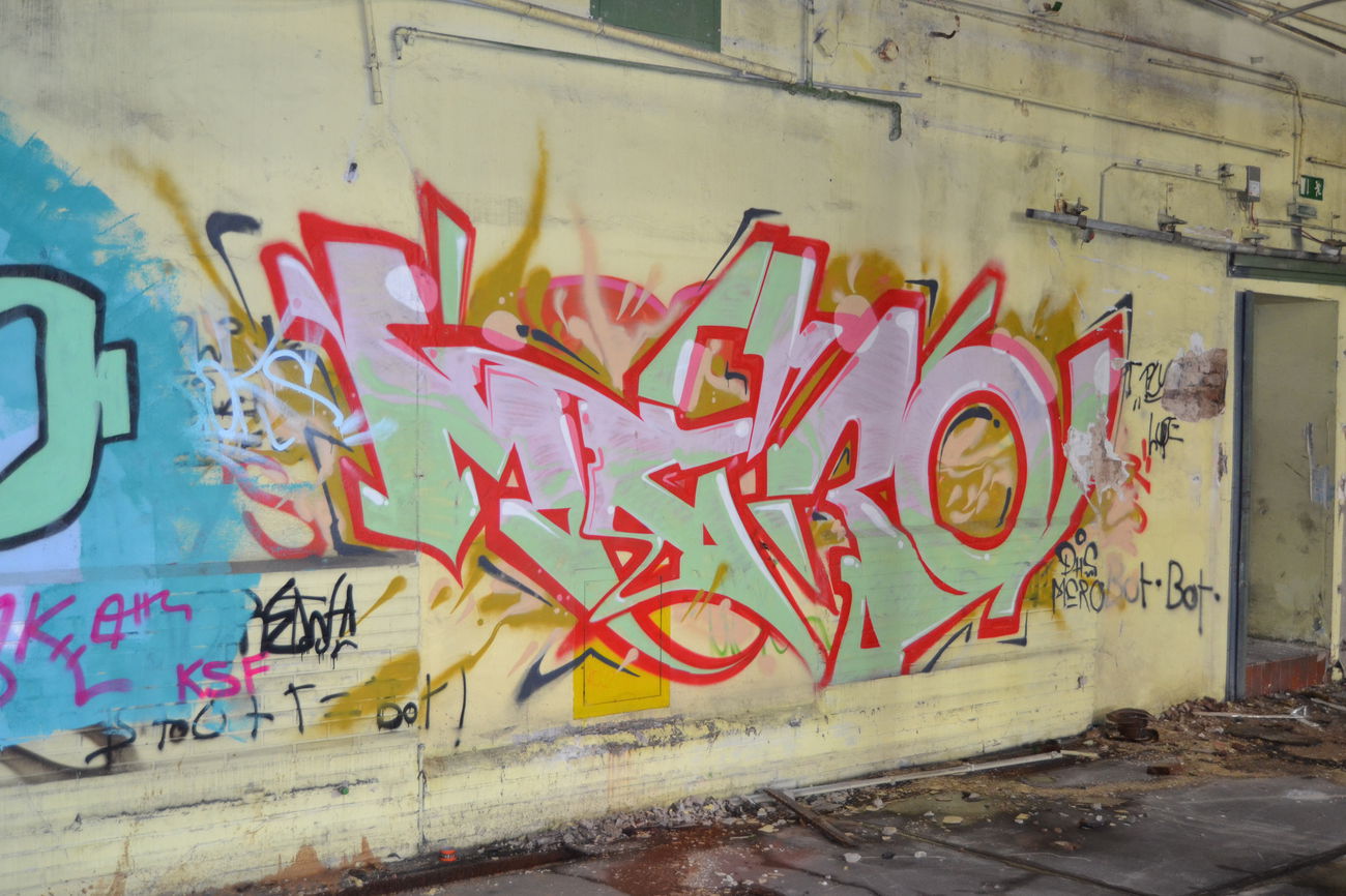 Graffiti Wall - Photo by bergischbunt - mero, dhs