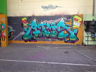 Graffiti Wall - Photo by bergischbunt - atis, gold, solingen (2013)