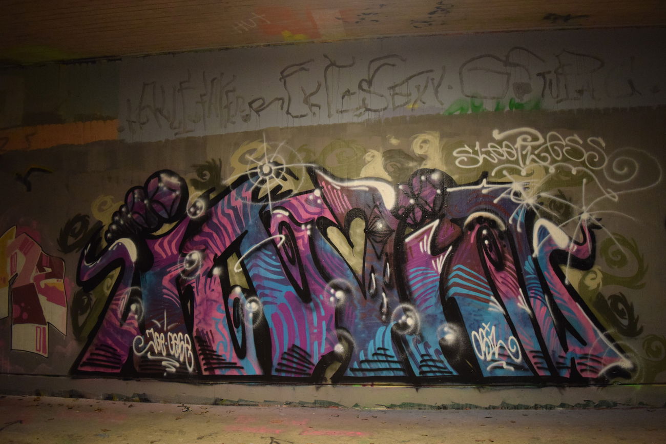 Graffiti Wall - Photo by bergischbunt - invis, solingen