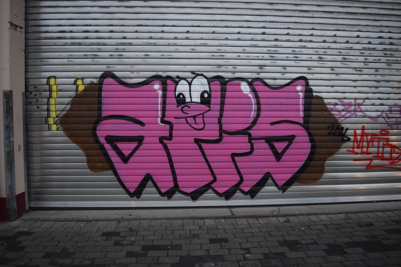 Graffiti Wall - Photo by bergischbunt