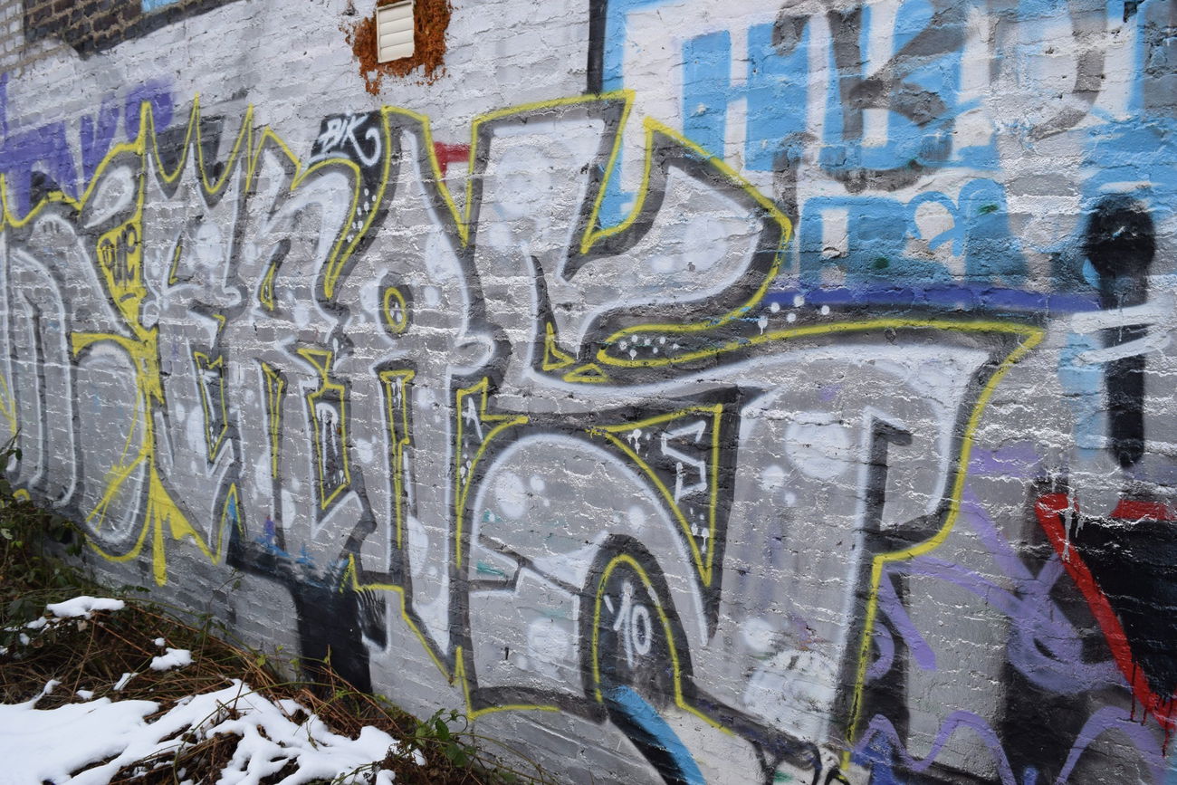 Graffiti Wall - Photo by bergischbunt - fras, solingen (2010)