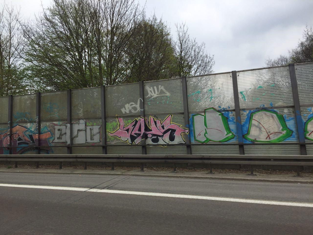 Graffiti Wall - Photo by bergischbunt - atis, haan