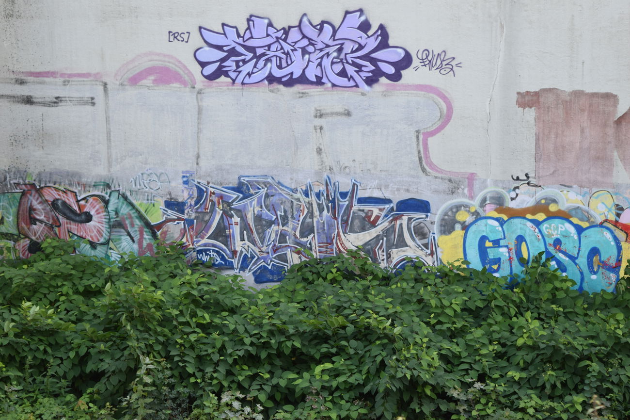 Graffiti Wall - Photo by bergischbunt - exudt, rip, weiss