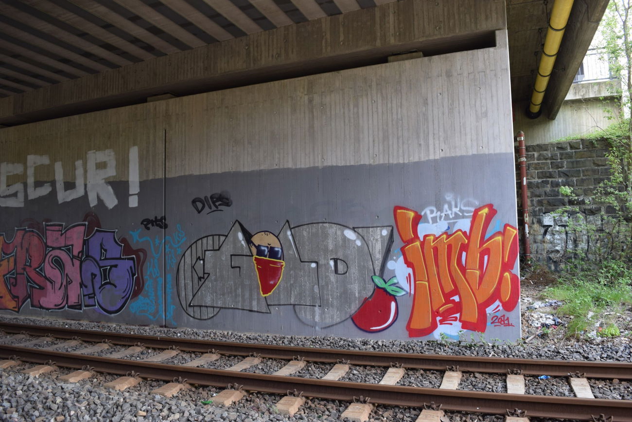 Graffiti Wall - Photo by bergischbunt - gold, imb, solingen