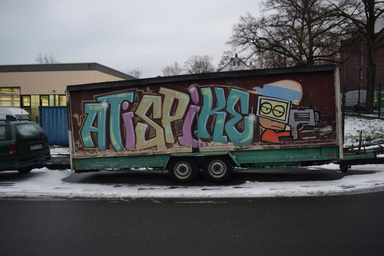 Graffiti Wall - Photo by bergischbunt - atis, spike, olx
