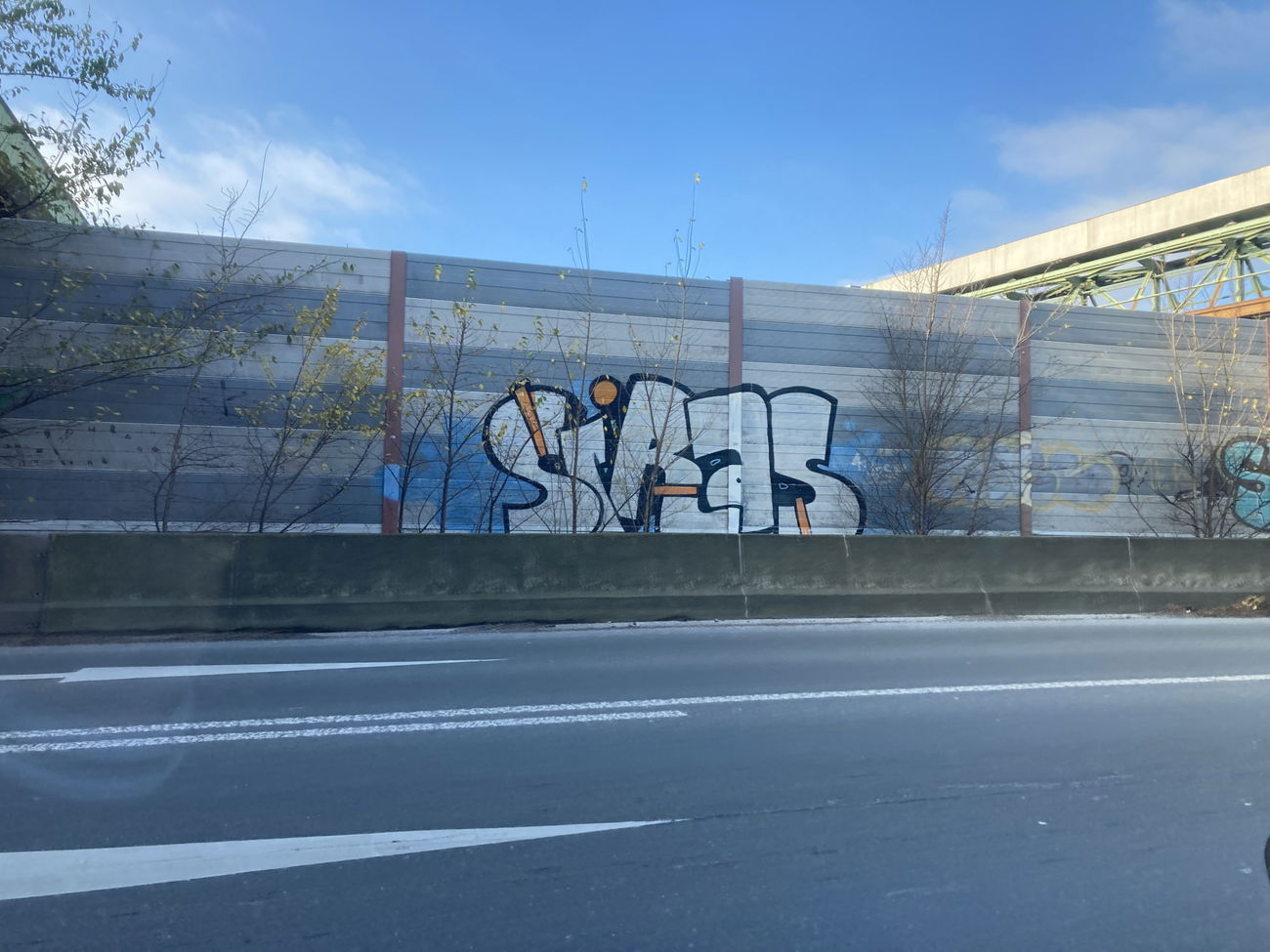 Graffiti Wall - Photo by bergischbunt - siras, wuppertal