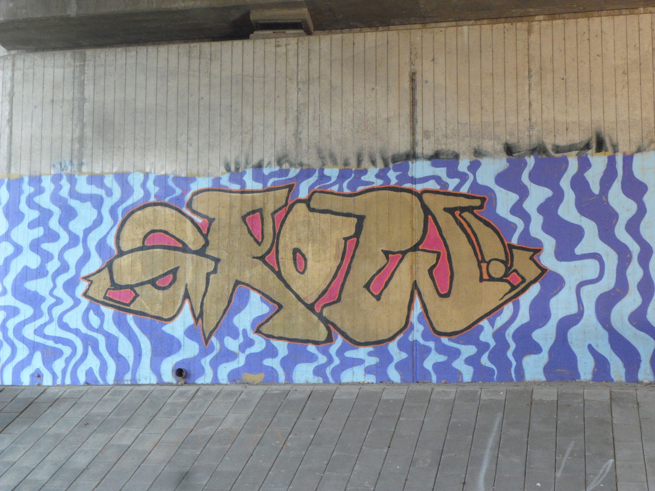 Graffiti Wall - Photo by bergpunk - grow (2014)