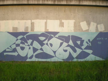 Graffiti Wall - Photo by bergpunk