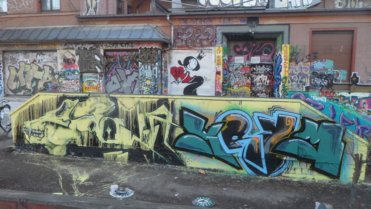 Graffiti Wall - Photo by bergpunk - owa, krim (2015)