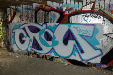 Graffiti Wall - Photo by bergpunk - grow (2012)
