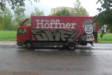 Graffiti Bombing - Photo by bergpunk - skf (2010)