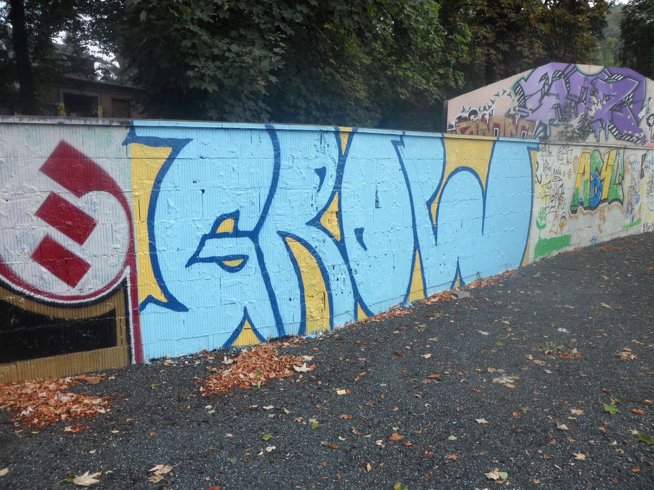 Graffiti Wall - Photo by bergpunk - grow (2015)