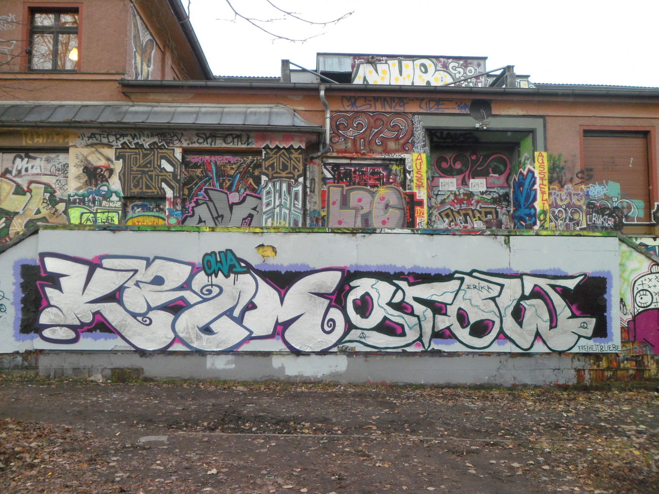 Graffiti Wall - Photo by bergpunk - krim, grow (2017)