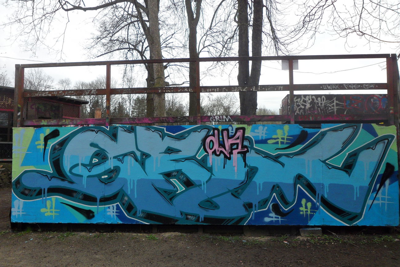 Graffiti Wall - Photo by bergpunk - krim, grim (2016)