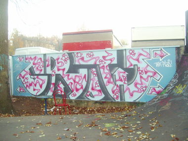Graffiti Wall - Photo by bergpunk - grow (2014)