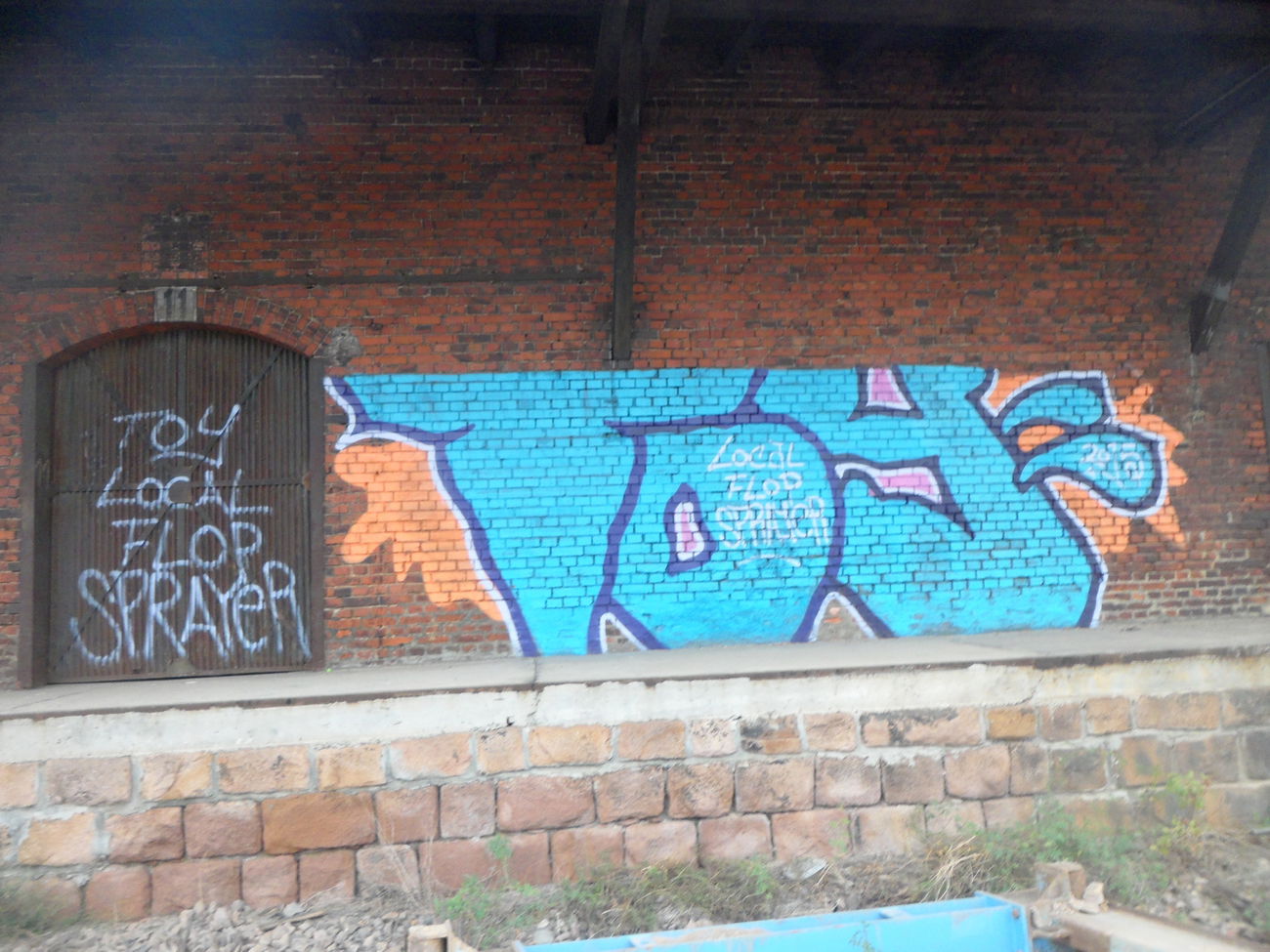 Graffiti Wall - Photo by bergpunk - toy (2015)