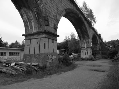 Graffiti Bombing - Photo by bergpunk - grow (2015)