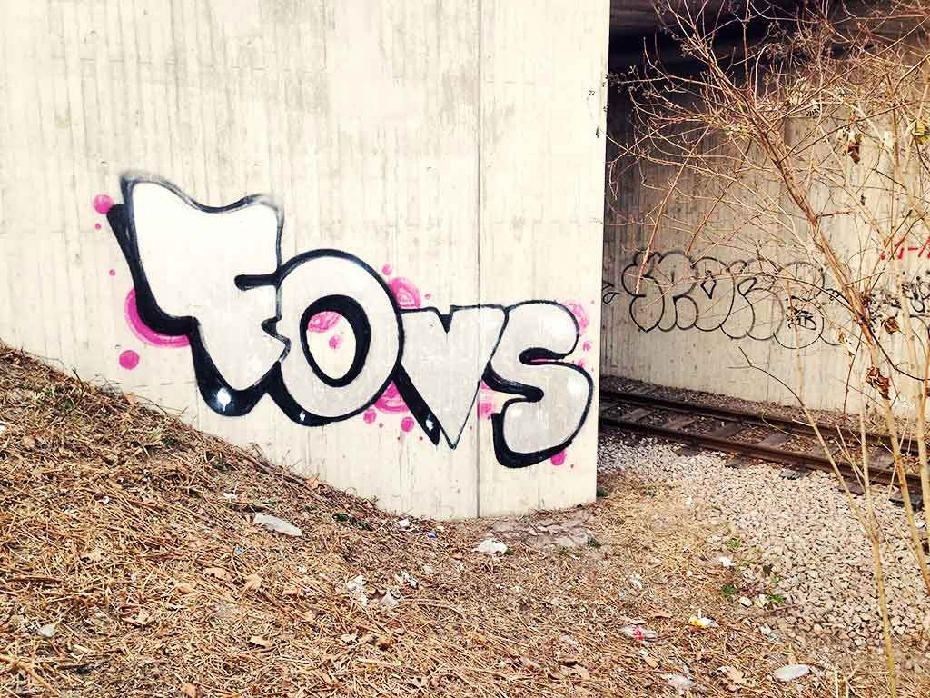 Graffiti Bombing in Basel - Photo by berlingraffiti - fovs