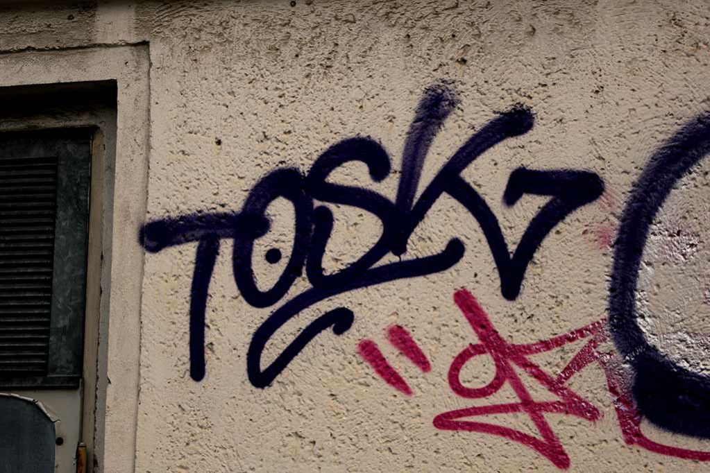 Graffiti Artwork in Berlin - Photo by berlingraffiti - tosk, dtalk, alk