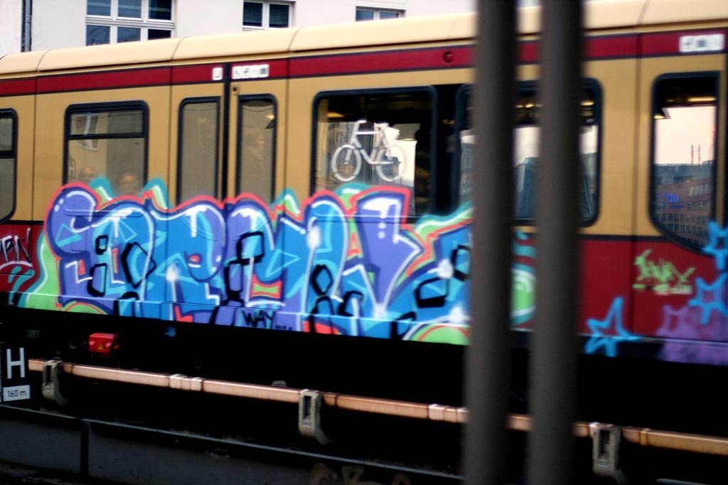 Graffiti Train in Berlin - Photo by berlingraffiti
